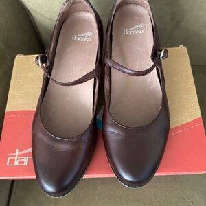 Dansko Loralie Burnished Calf Wine size 39